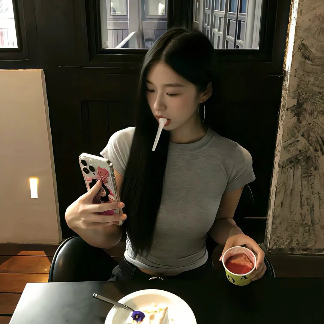 易烊千玺明星照片